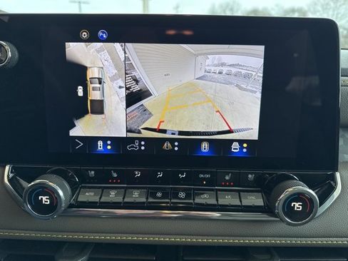 Used 2024 Chevrolet Colorado ZR2 w/ ZR2 Convenience Package III image 24