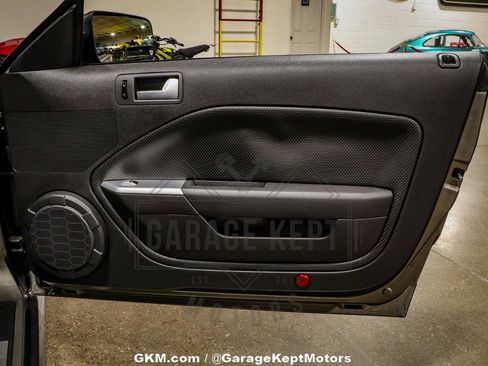 Used 2005 Ford Mustang GT image 69