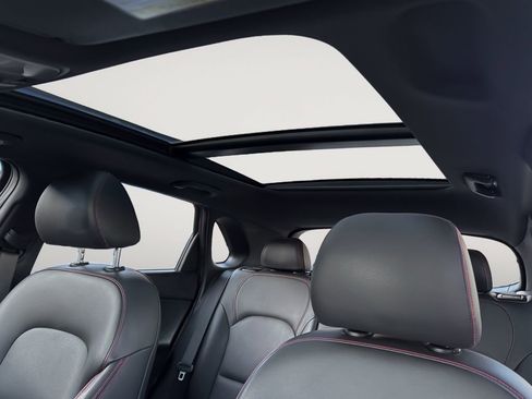 Used 2018 Hyundai Elantra GT Sport w/ Sport Tech Package 04 image 19