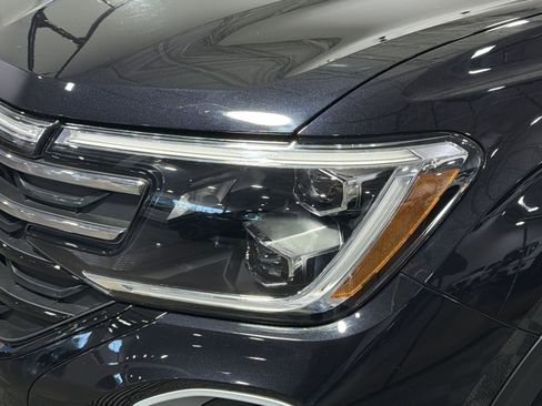 Used 2024 Volkswagen Atlas Peak Edition SEL AWD/4WD image 13