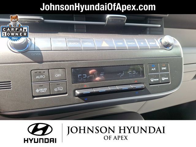Certified 2025 Hyundai Kona SEL FWD image 21