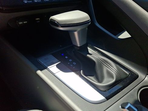 Certified 2025 Hyundai Elantra Sport FWD image 14