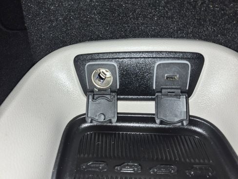 Used 2020 Chrysler Pacifica Touring-L image 20