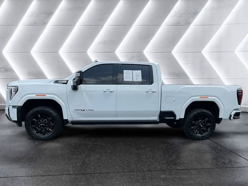 Used 2025 GMC Sierra 2500 AT4 w/ AT4 Premium Plus Package AWD/4WD image 4