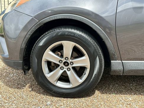 Used 2017 Toyota RAV4 LE FWD image 15