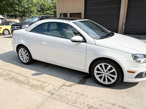 Used 2012 Volkswagen Eos Komfort FWD image 76