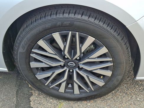 Used 2024 Nissan Altima 2.5 SV FWD image 9