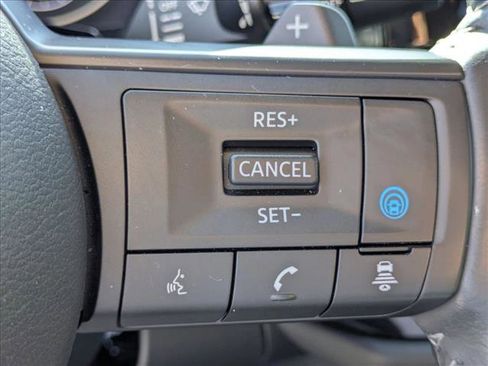 Used 2025 Nissan Pathfinder SV image 13