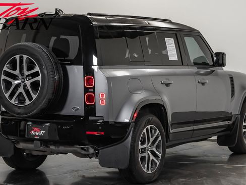 Used 2023 Land Rover Defender 110 X-Dynamic SE image 5