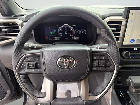 Used 2025 Toyota Tundra Limited AWD/4WD image 27