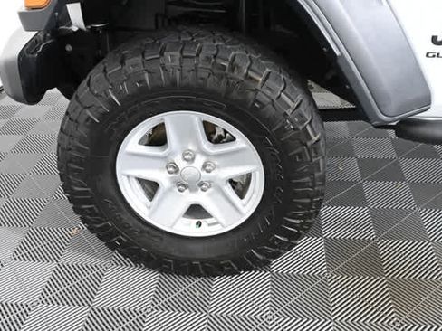 Used 2022 Jeep Gladiator Sport image 27