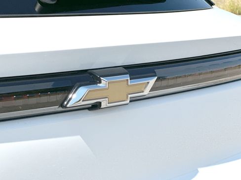 New 2025 Chevrolet Equinox EV LT image 64