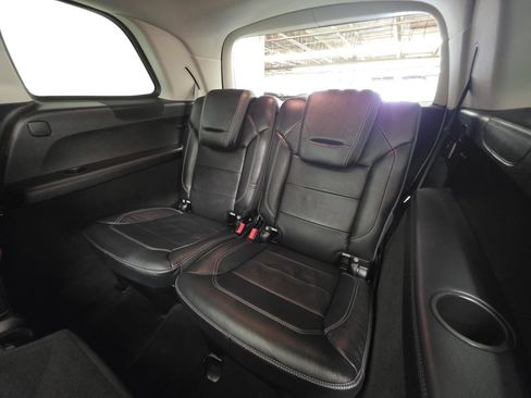 Used 2015 Mercedes-Benz GL 450 4MATIC image 23