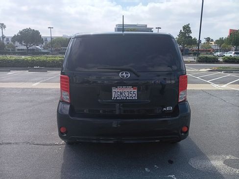 Used 2014 Scion xB Hatchback 4D image 7