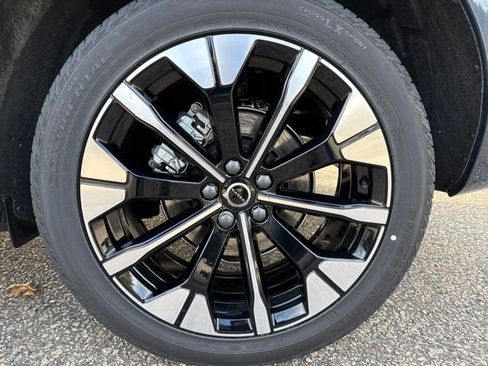 New 2026 Volvo XC60 B5 Plus w/ Protection Package Premier image 5