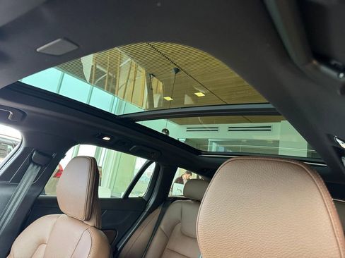 New 2026 Volvo V60 B5 Cross Country Plus w/ Climate Package image 7