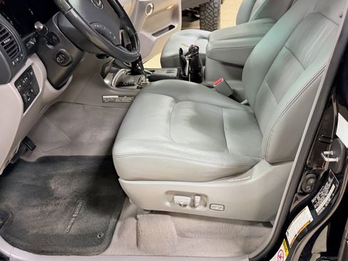 Used 2007 Lexus LX 470 4WD w/ Limited Edition image 29