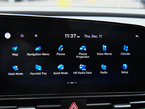 Used 2024 Hyundai Elantra SEL image 19