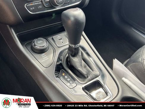Used 2020 Jeep Cherokee Limited AWD/4WD image 23