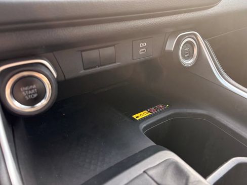 Used 2025 Toyota Grand Highlander AWD image 19
