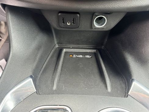 Used 2023 Chevrolet Traverse LT image 21