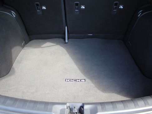 Used 2022 Nissan Kicks SV FWD image 17