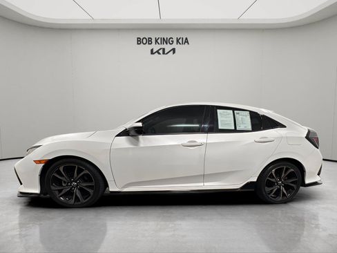 Used 2018 Honda Civic Sport image 2