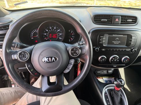 Used 2018 Kia Soul FWD image 6