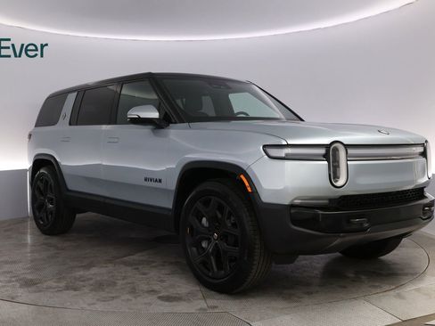 Used 2026 Rivian R1S Adventure AWD/4WD image 12