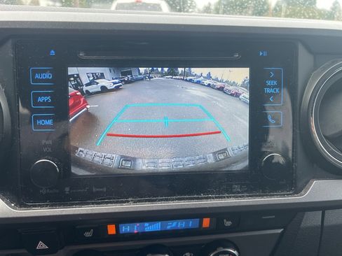 Used 2016 Toyota Tacoma TRD Off-Road w/ Premium & Technology Package image 9