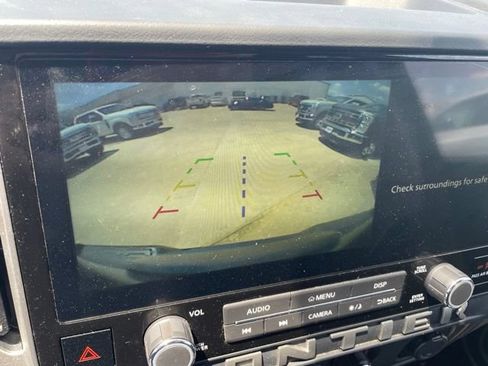 Used 2025 Nissan Frontier SV RWD image 17