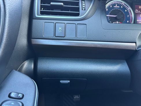 Used 2017 Toyota Camry LE image 29