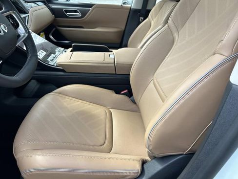 New 2026 INFINITI QX80 Luxe RWD image 15