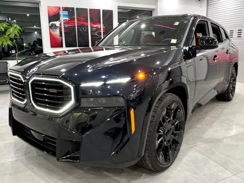 Used 2023 BMW XM image 3