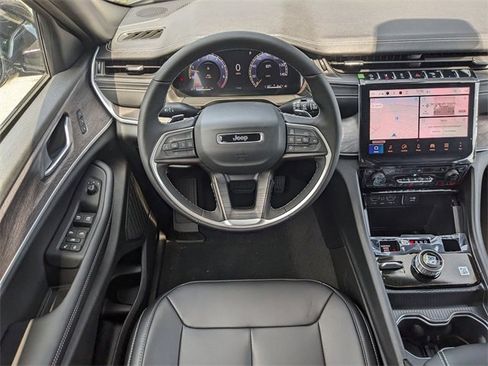 New 2025 Jeep Grand Cherokee L Limited image 13