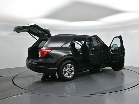 Certified 2022 Ford Explorer XLT image 6