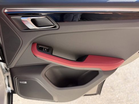 New 2026 Porsche Macan S image 23