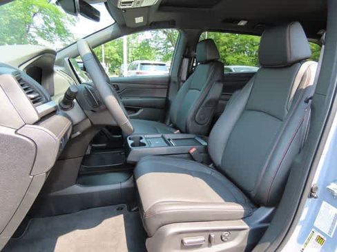 Used 2026 Honda Odyssey Sport-L image 13