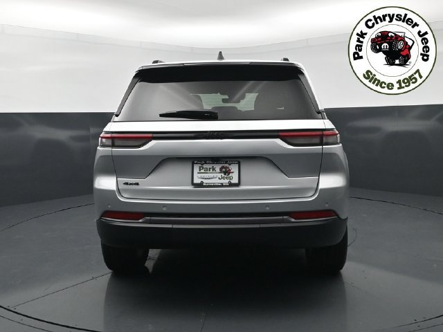 New 2026 Jeep Grand Cherokee Limited w/ Limited Altitude Package AWD/4WD image 5