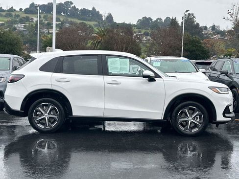 Certified 2025 Honda HR-V EX-L image 2