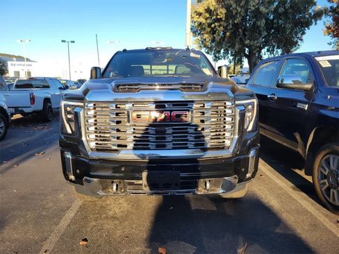 Used 2024 GMC Sierra 2500 Denali w/ Denali Reserve Package image 11