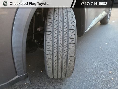 Used 2023 Nissan Rogue S image 14