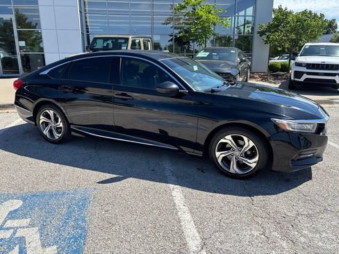 Used 2018 Honda Accord EX image 31