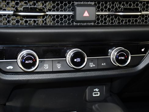 Certified 2025 Honda HR-V EX-L image 28