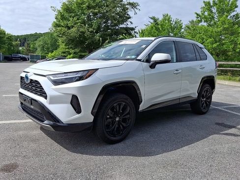 Certified 2024 Toyota RAV4 SE w/ Convenience Package AWD/4WD image 3