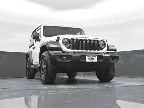Used 2024 Jeep Wrangler Sport AWD/4WD image 32