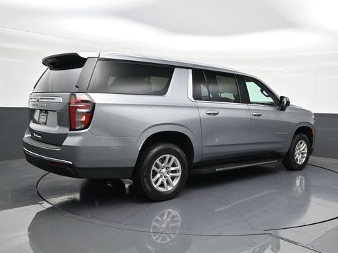Used 2023 Chevrolet Suburban LS image 5