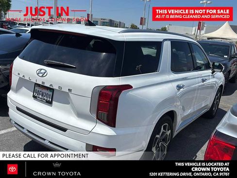 Used 2022 Hyundai Palisade Calligraphy w/ Winter Package FWD image 3