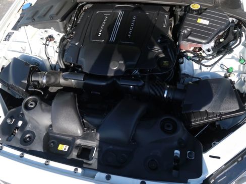 Used 2019 Jaguar XJ R-Sport RWD image 42