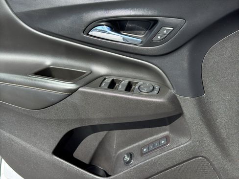 Used 2021 Chevrolet Equinox Premier image 19